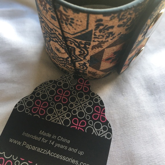 Paparazzi Bold Bracelet - Picture 8 of 8